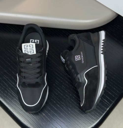 Givenchy Runner Low Top Sneakers Black