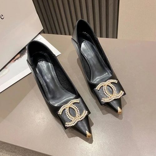 Cao Thien Song Pearl Embellished Pointed Toe Flats Black