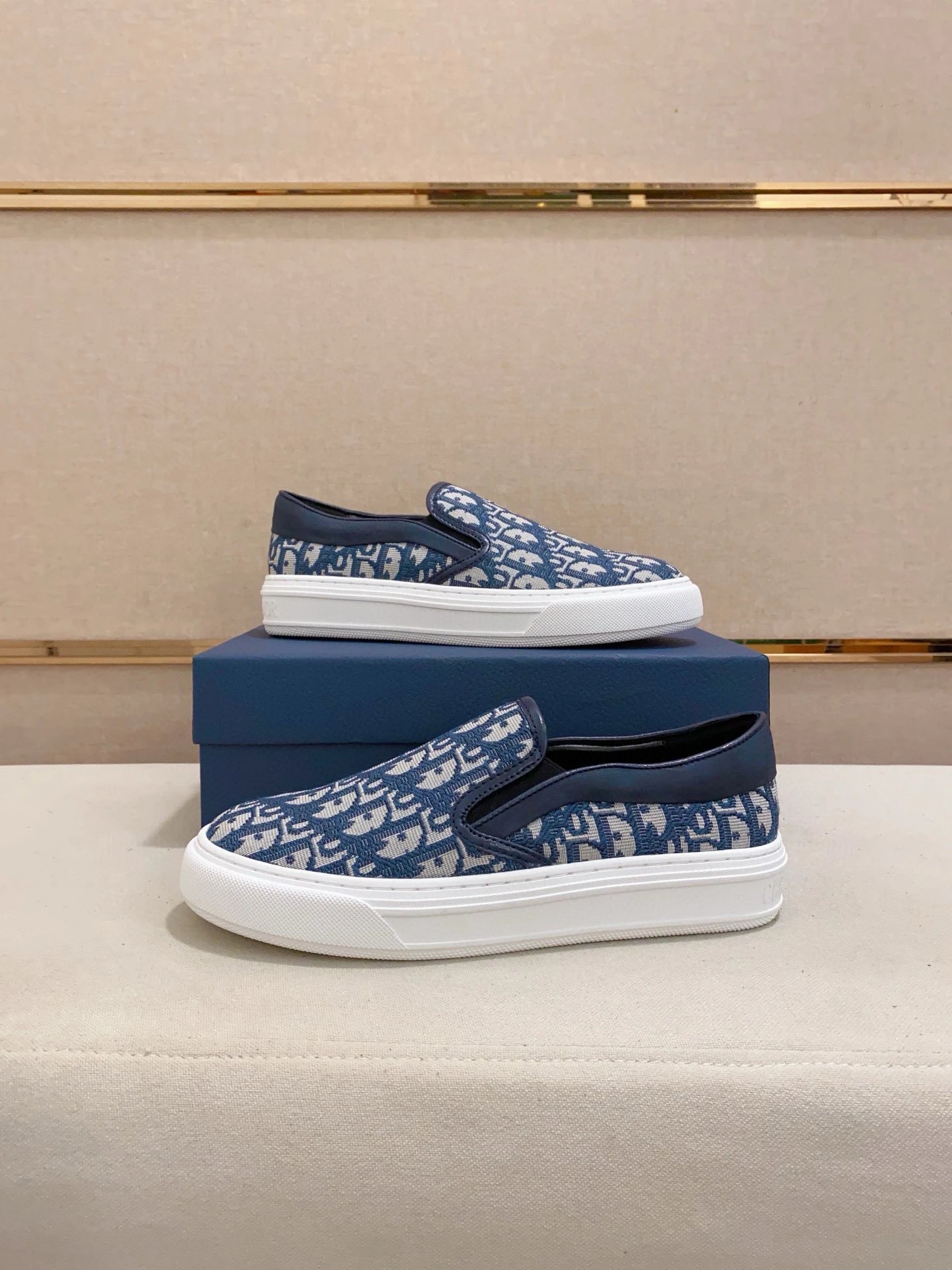 2 2