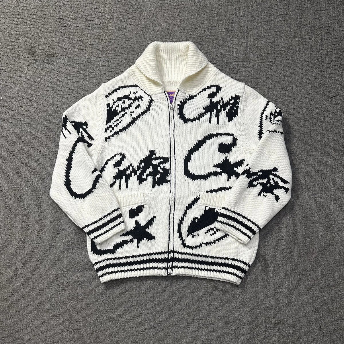 32 32
