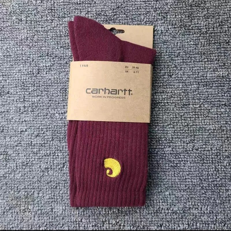 酒红色 酒红色