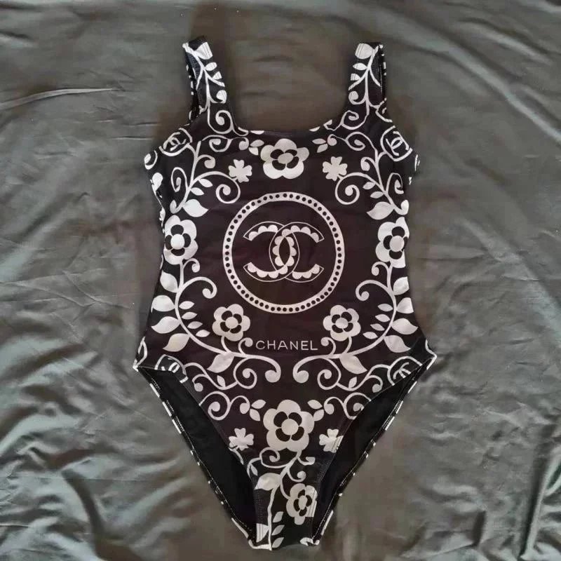 32 32