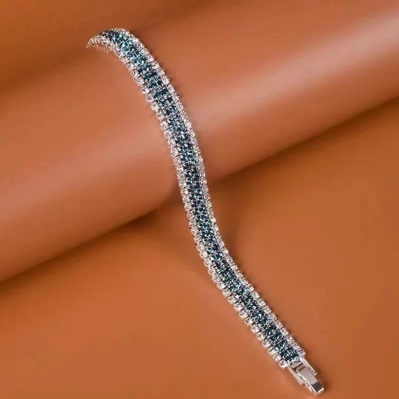 32 32