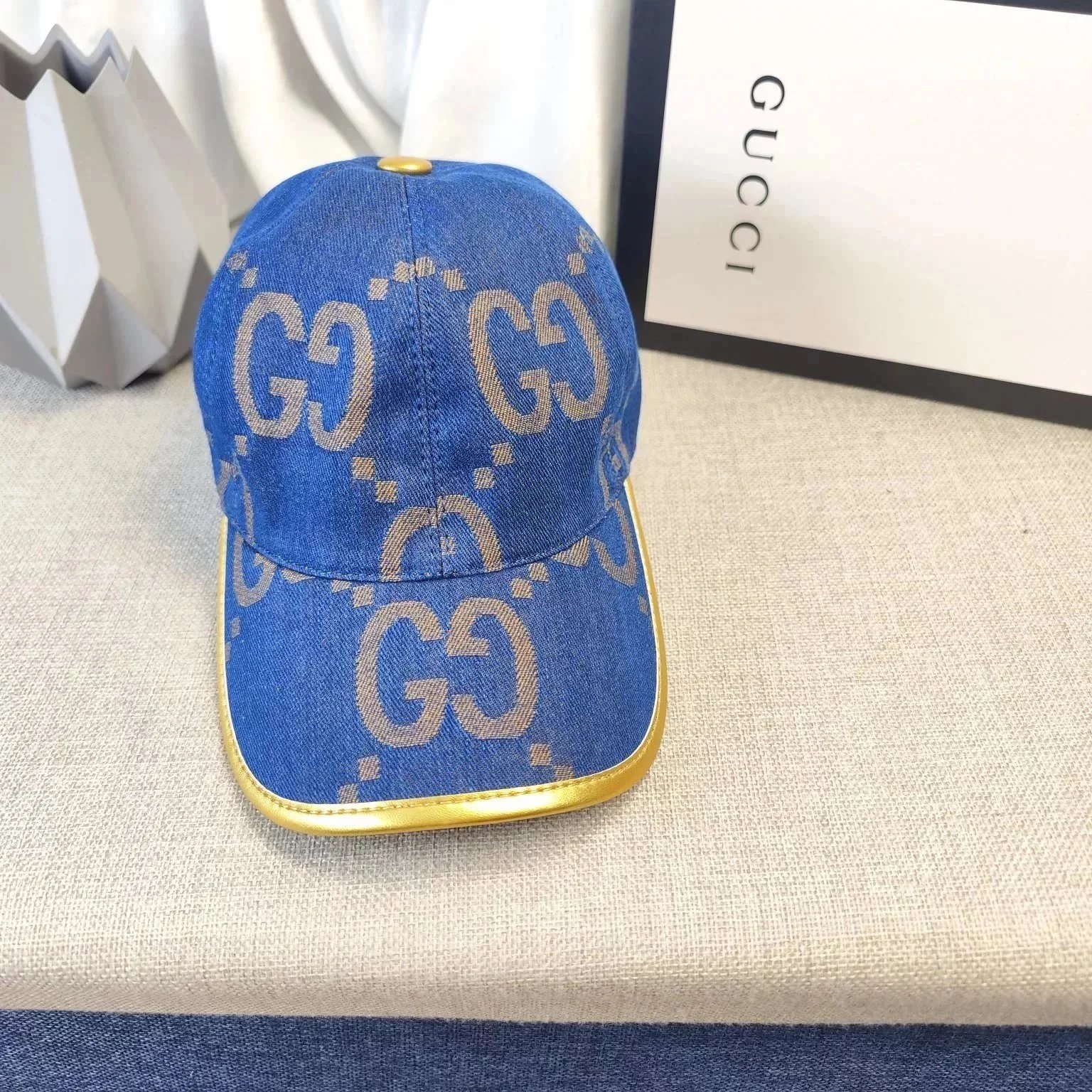 52 52
