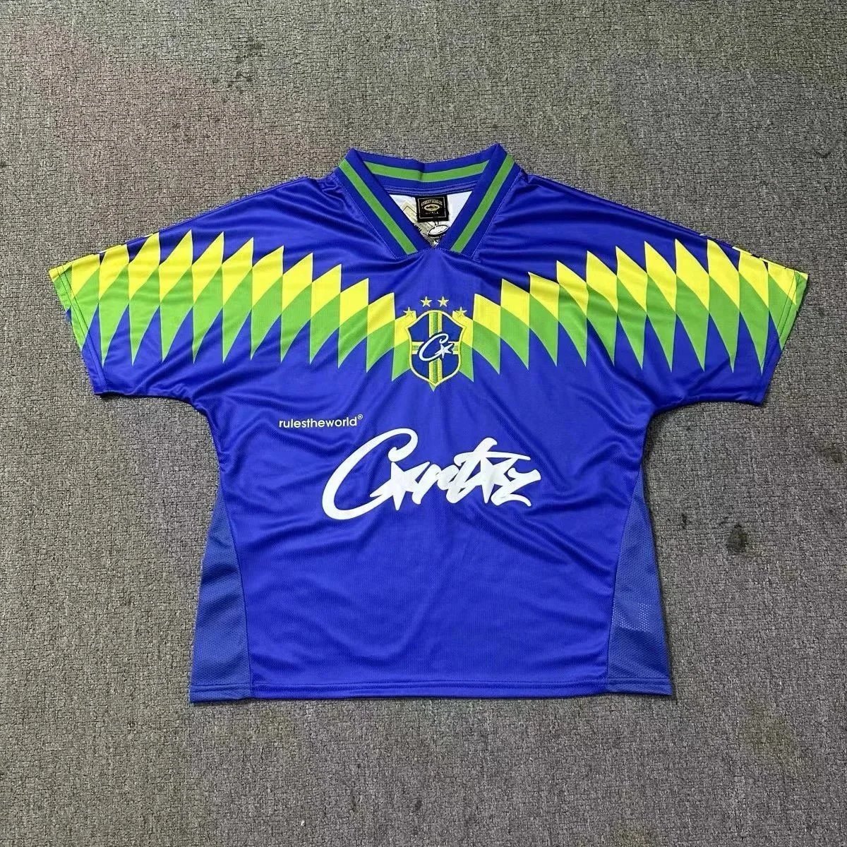3 3