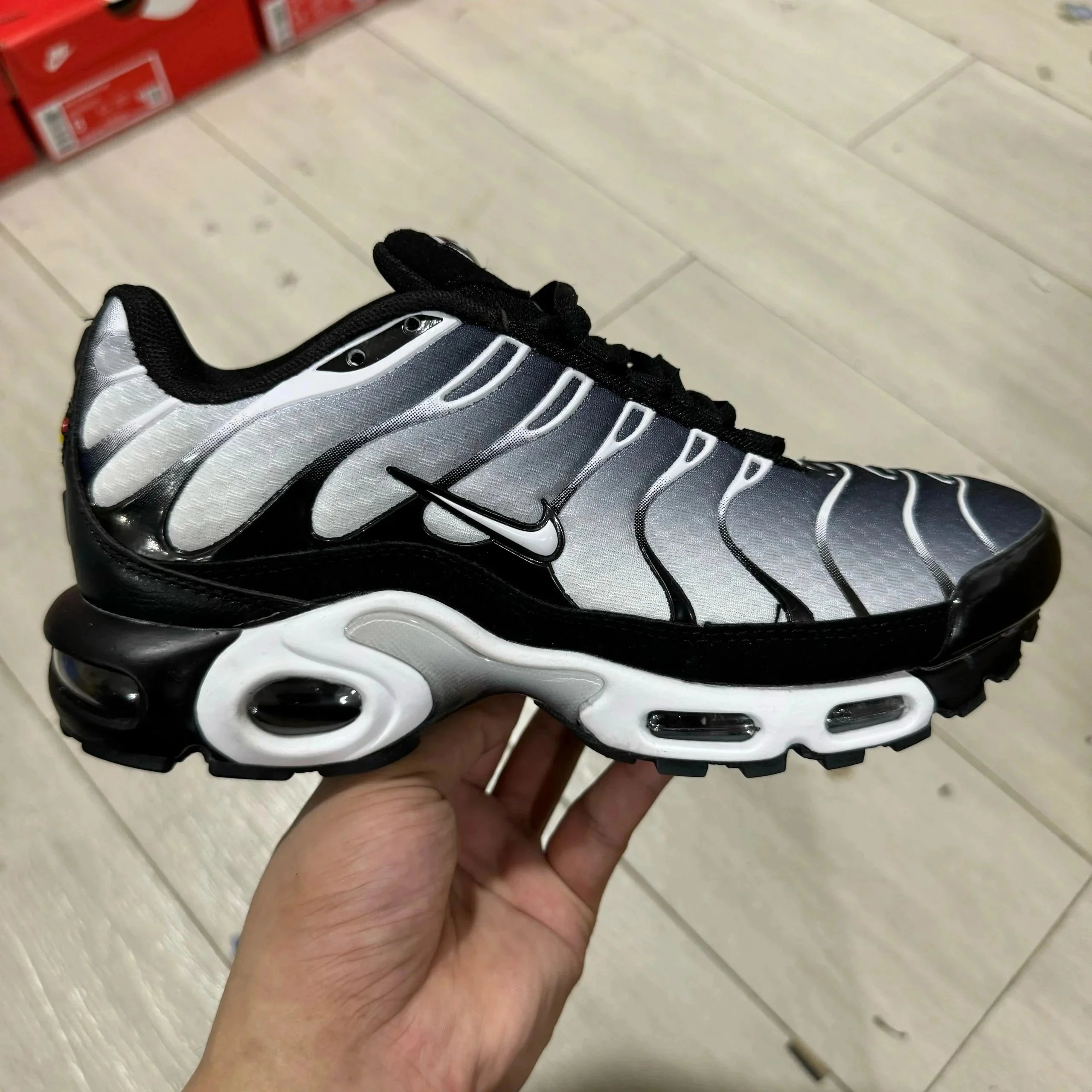 货10黑灰