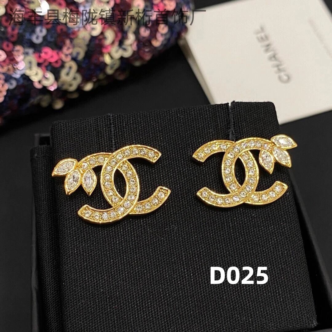 D025