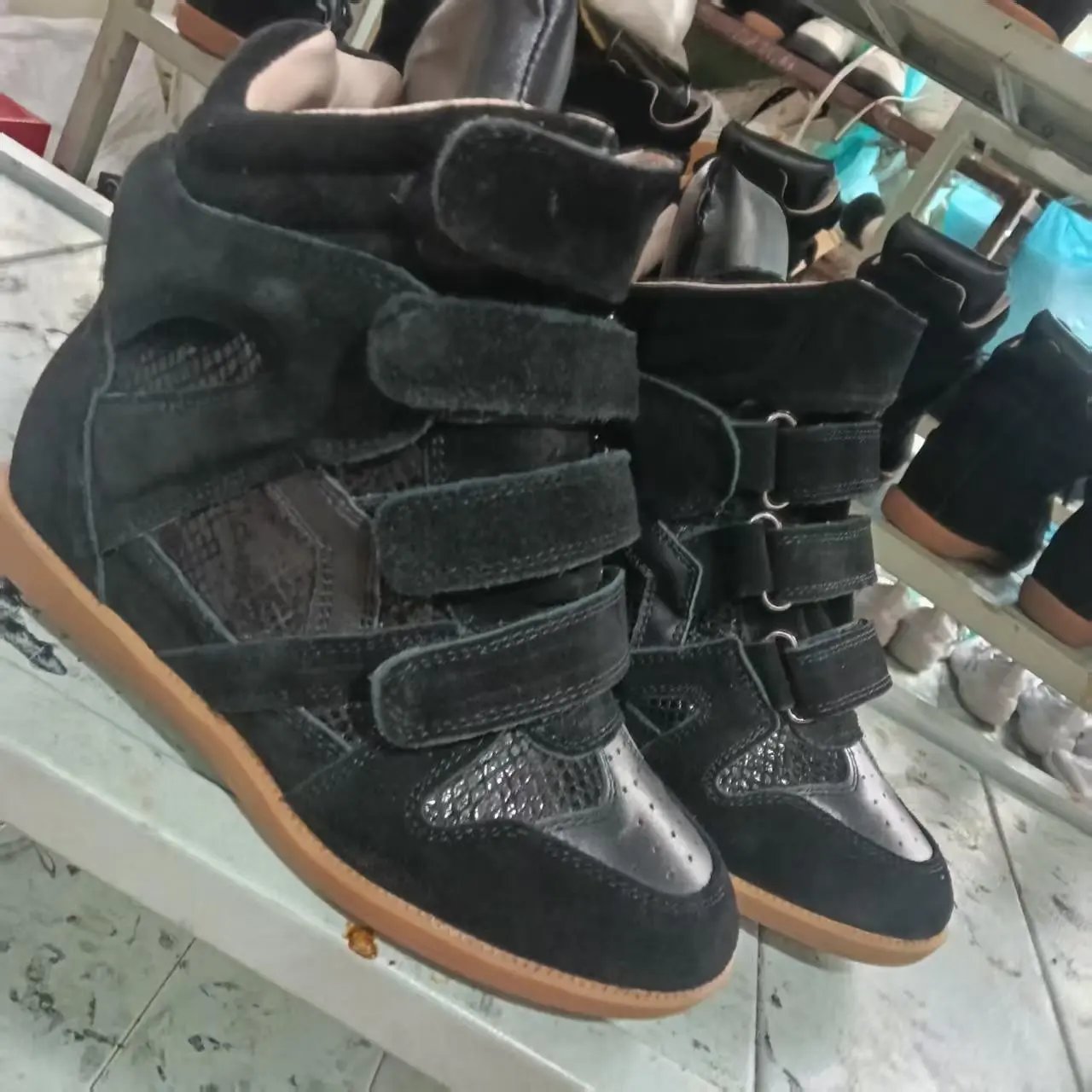 黑色蛇纹