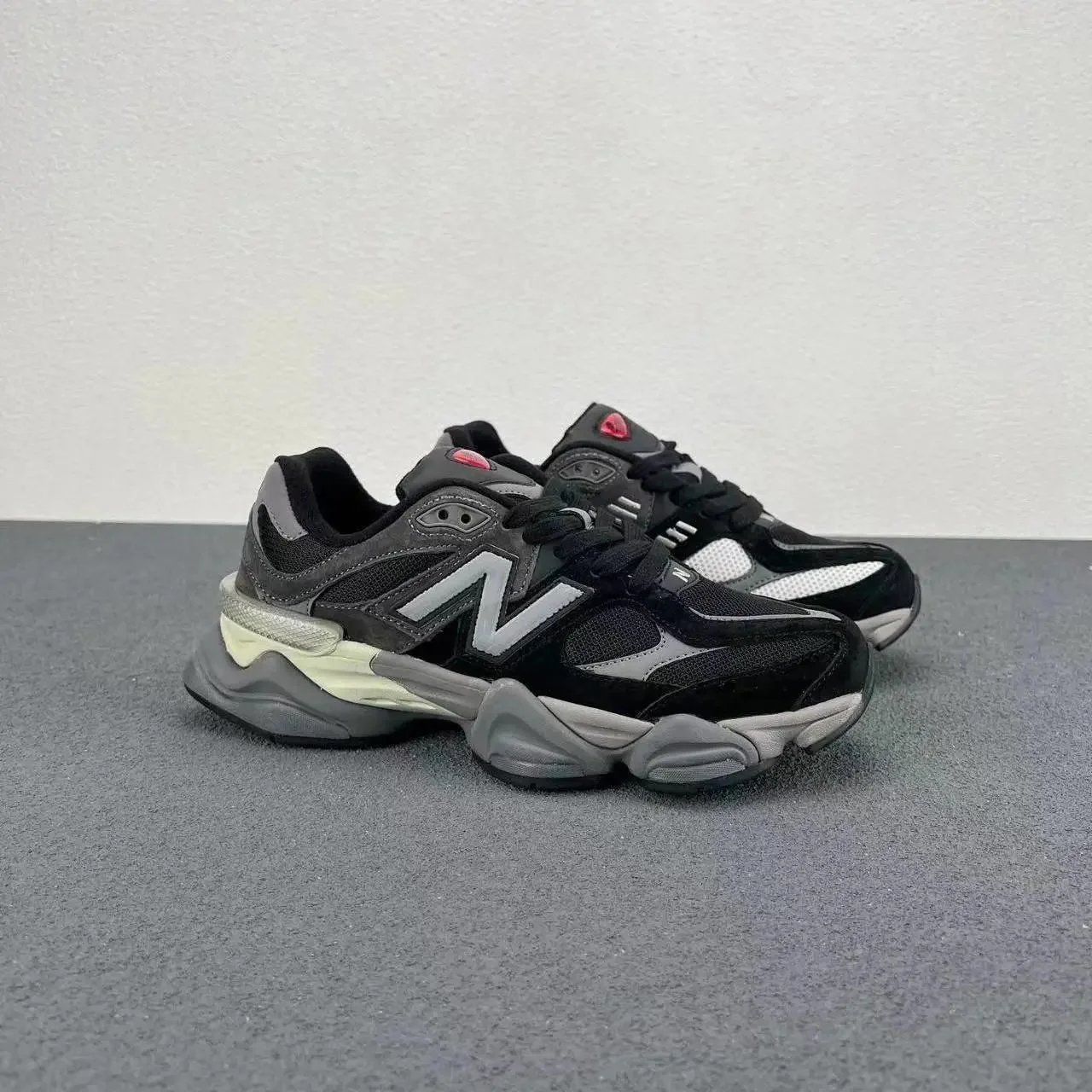 黑色 偏小一码