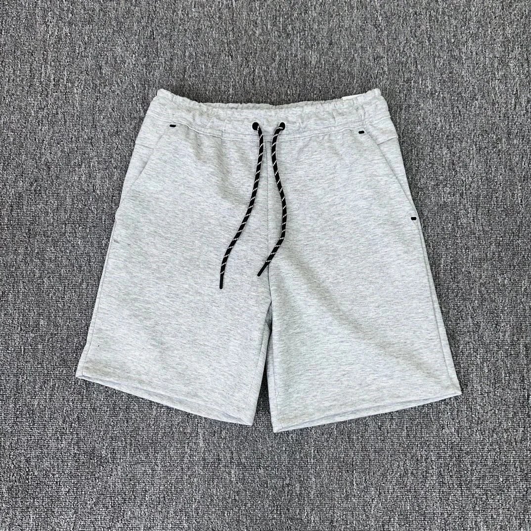 浅灰色