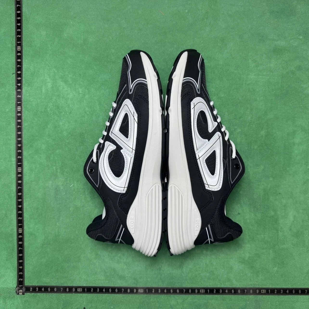2号黑白949
