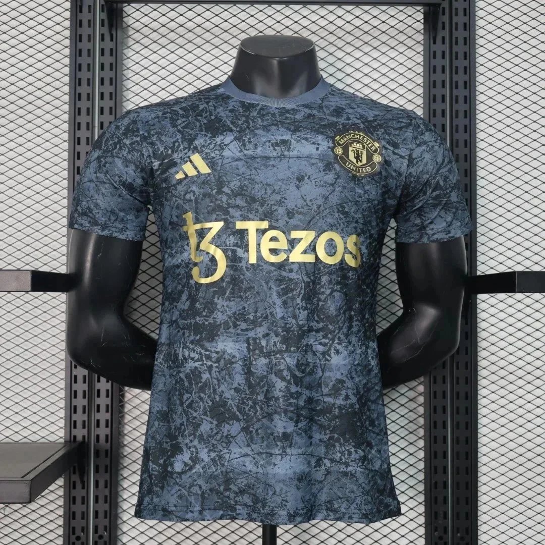 010934081 Manchester United co-branded black and gray