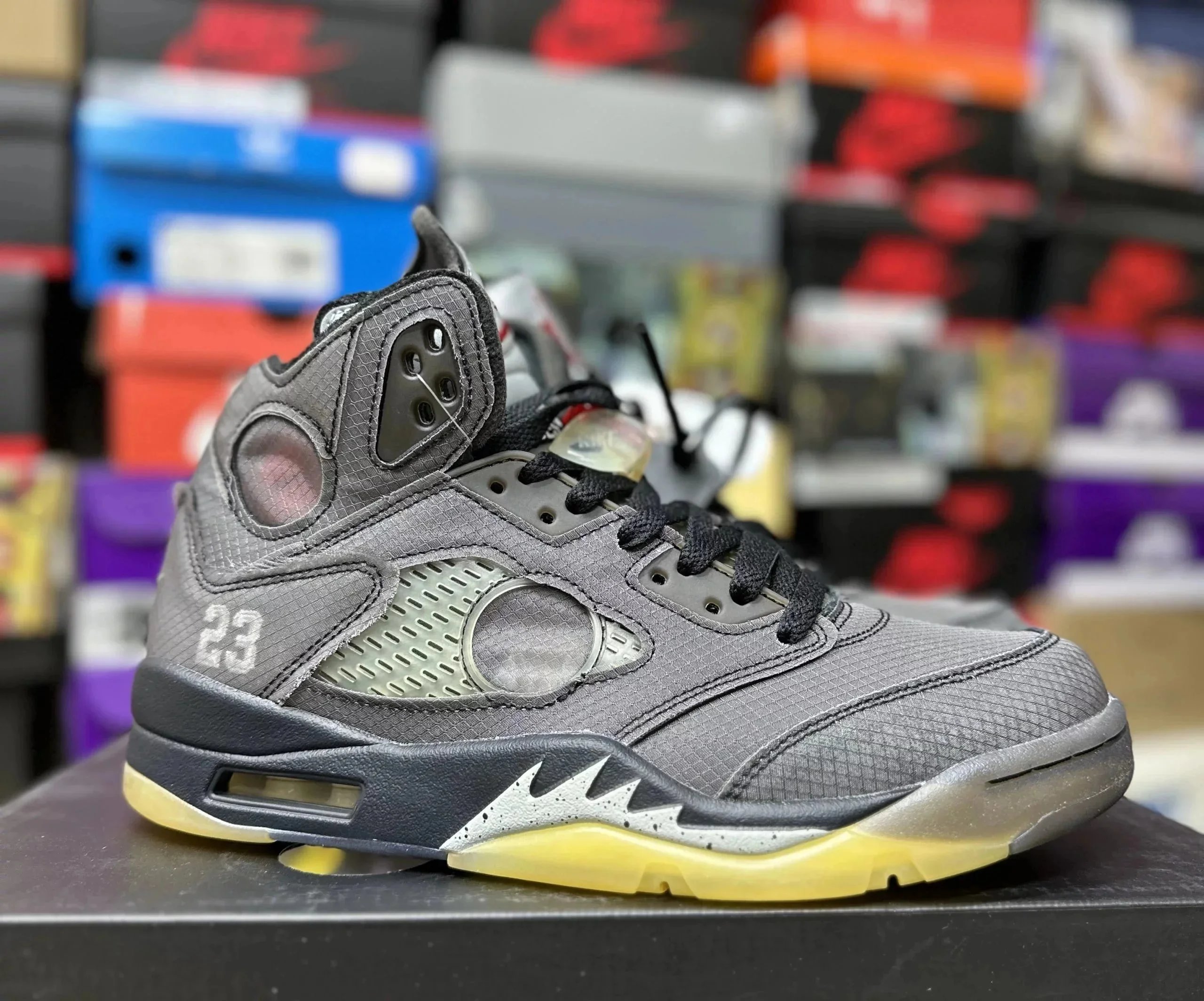 Nike Air Jordan 5 Retro Basketball Shoes Black and Yellow