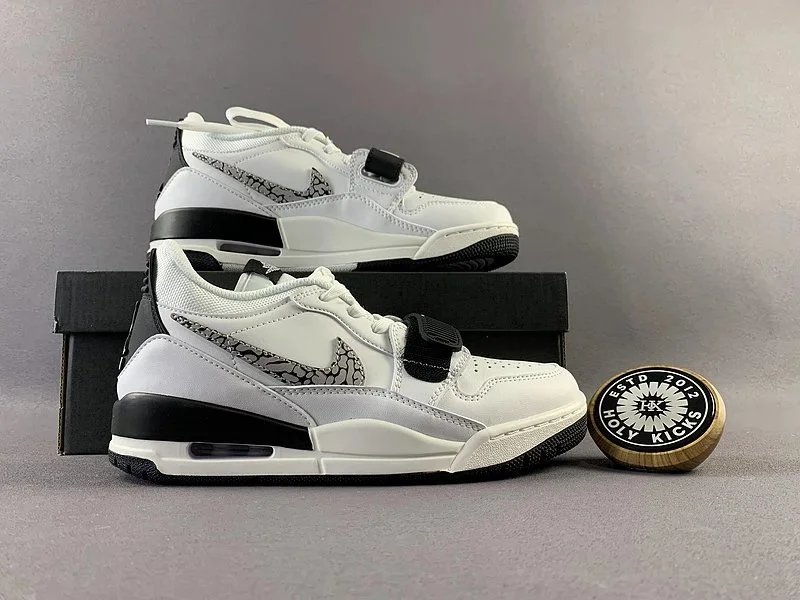 Nike Air Jordan Legacy 312 Basketball Shoes White and Black