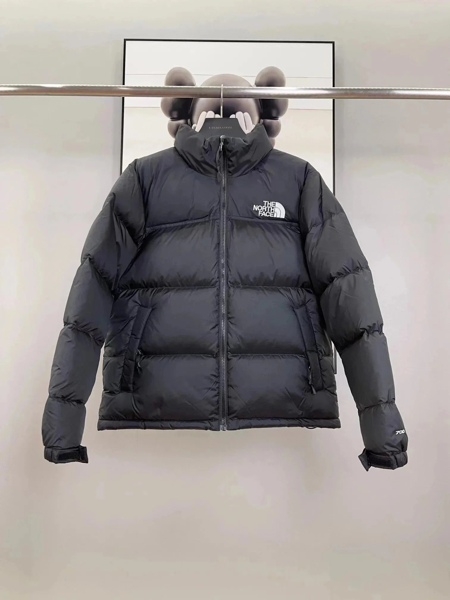The North Face 700 Down Jacket Puffer Jacket Black