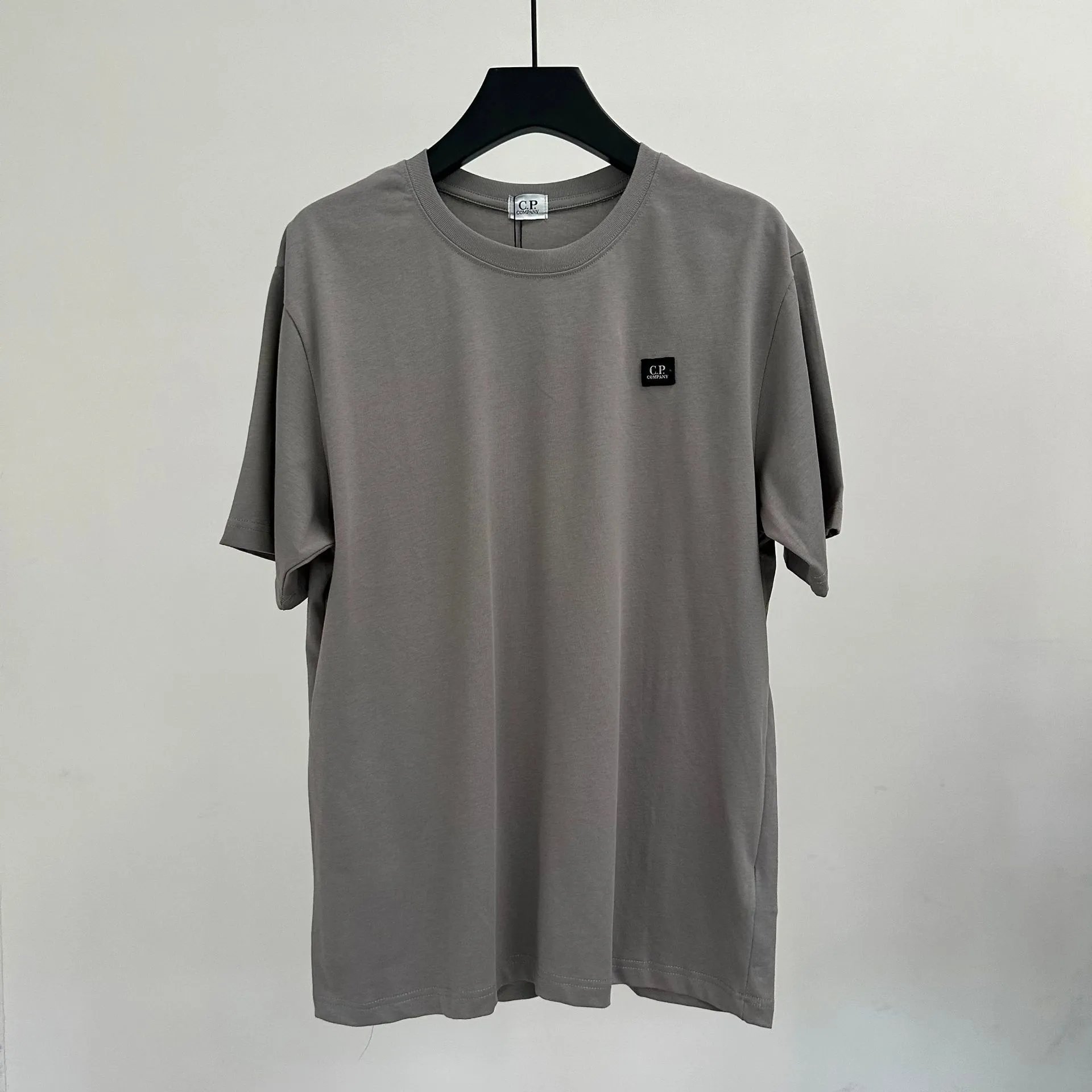 灰色 灰色