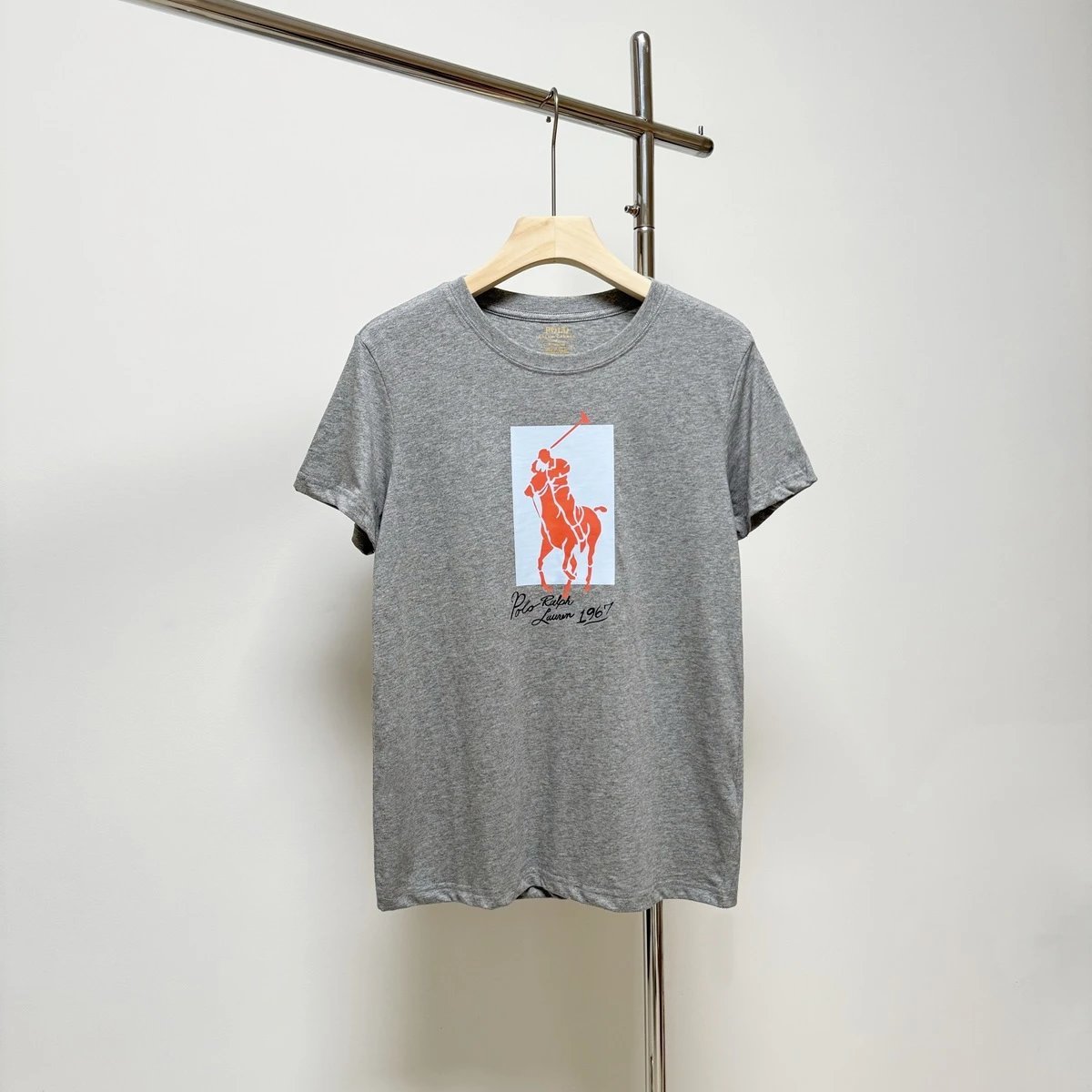 8 8