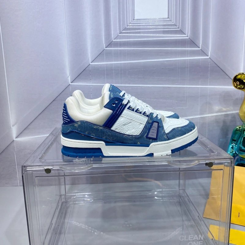 宝蓝色 宝蓝色