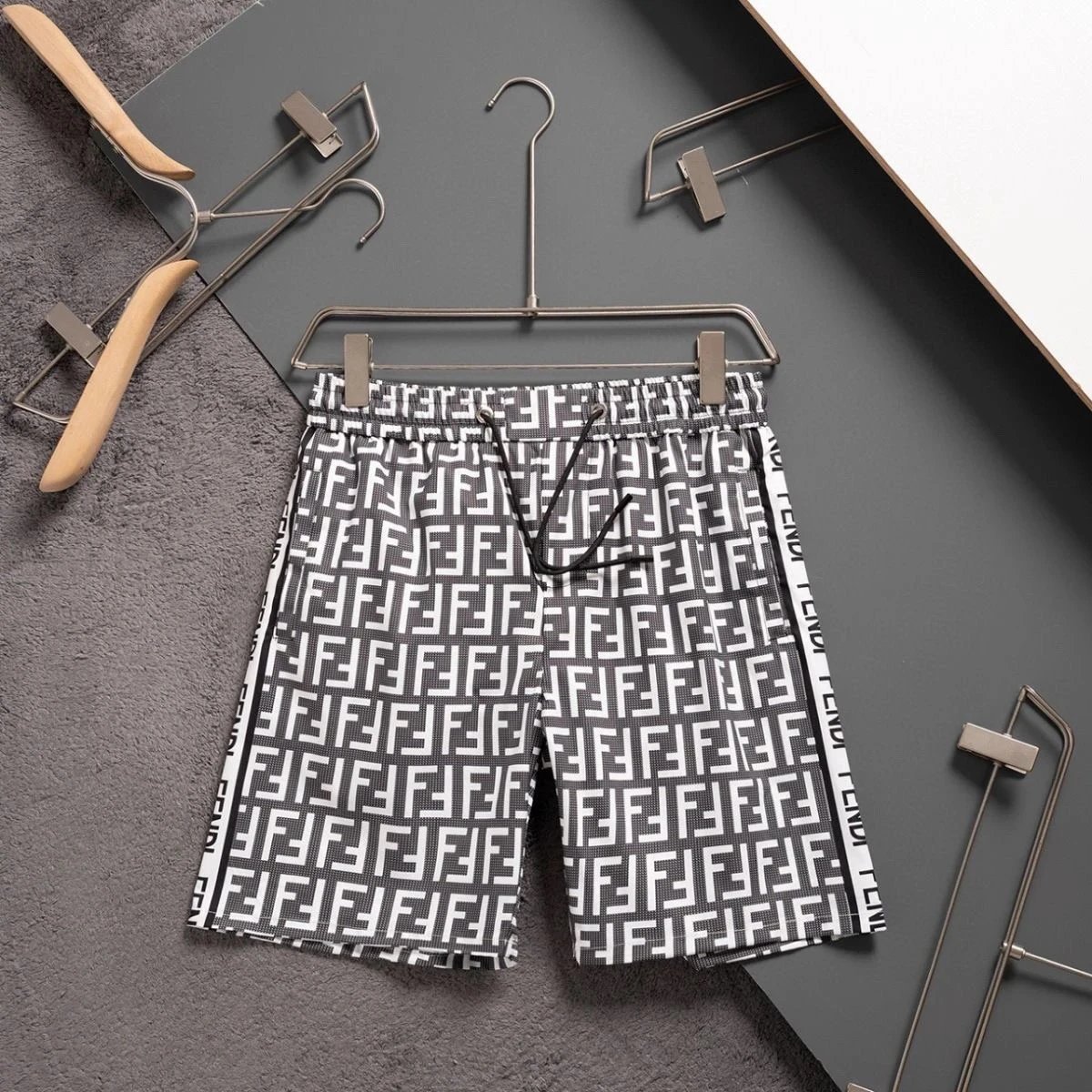 04 04