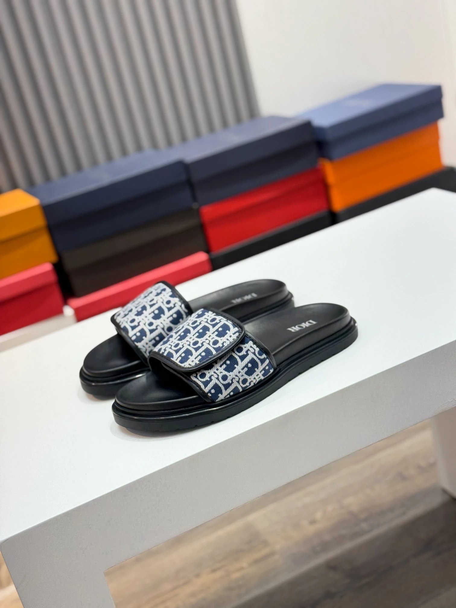 3 3