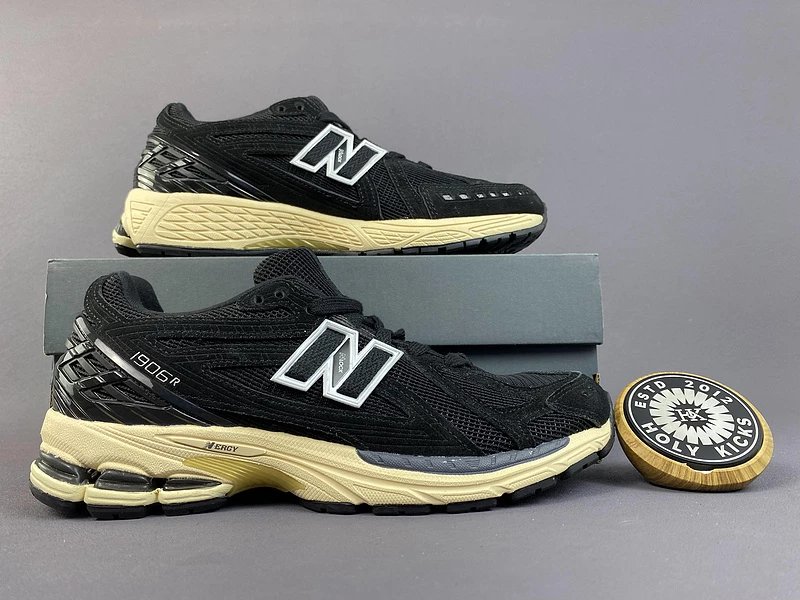 03 03