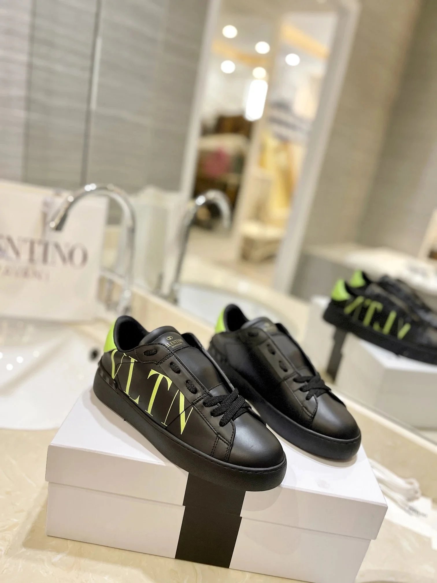 3 3