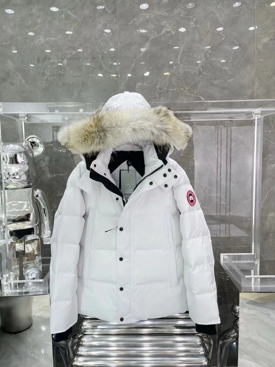 纯白色 定制款 大狼毛 完美无瑕 无需等待 纯白色 定制款 大狼毛 完美无瑕 无需等待