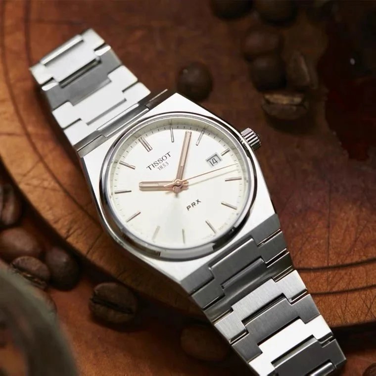 银白色 银白色