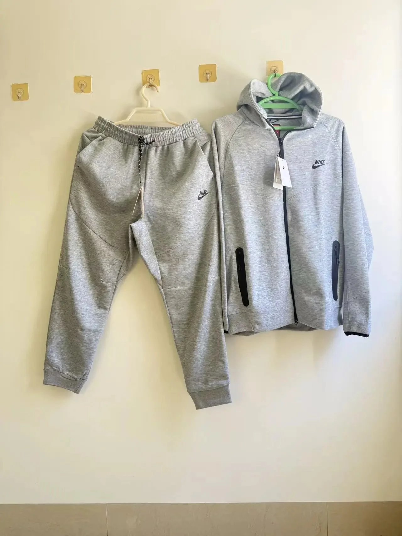 白色卫衣套装 白色卫衣套装