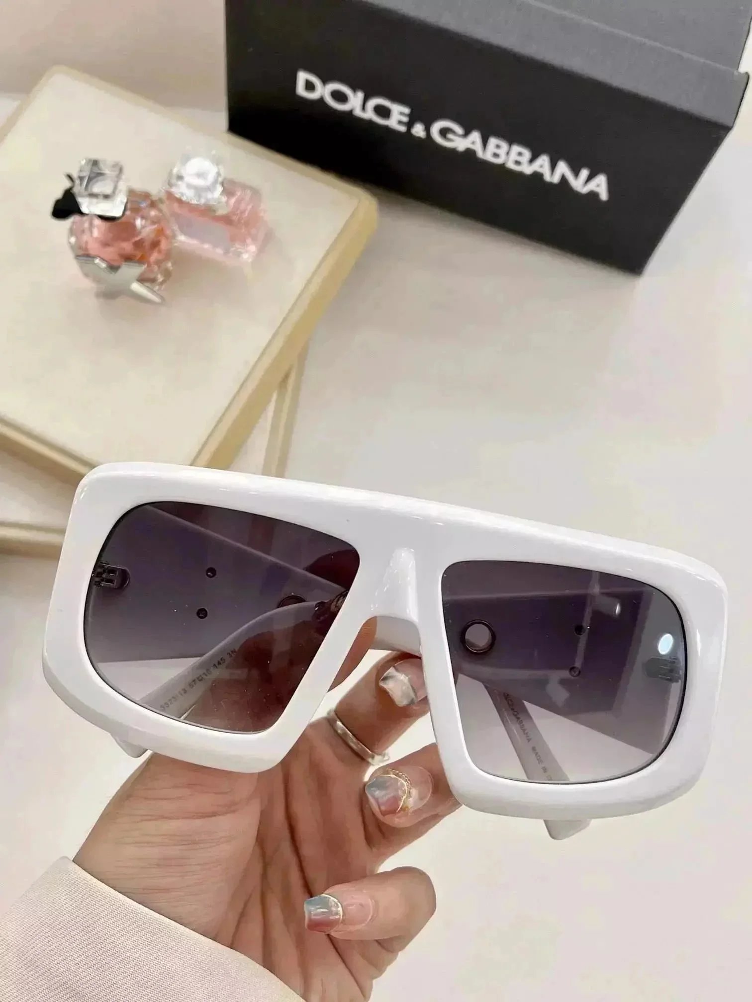 01白色006 01白色006