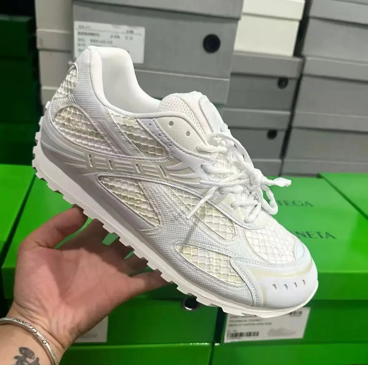 9 9