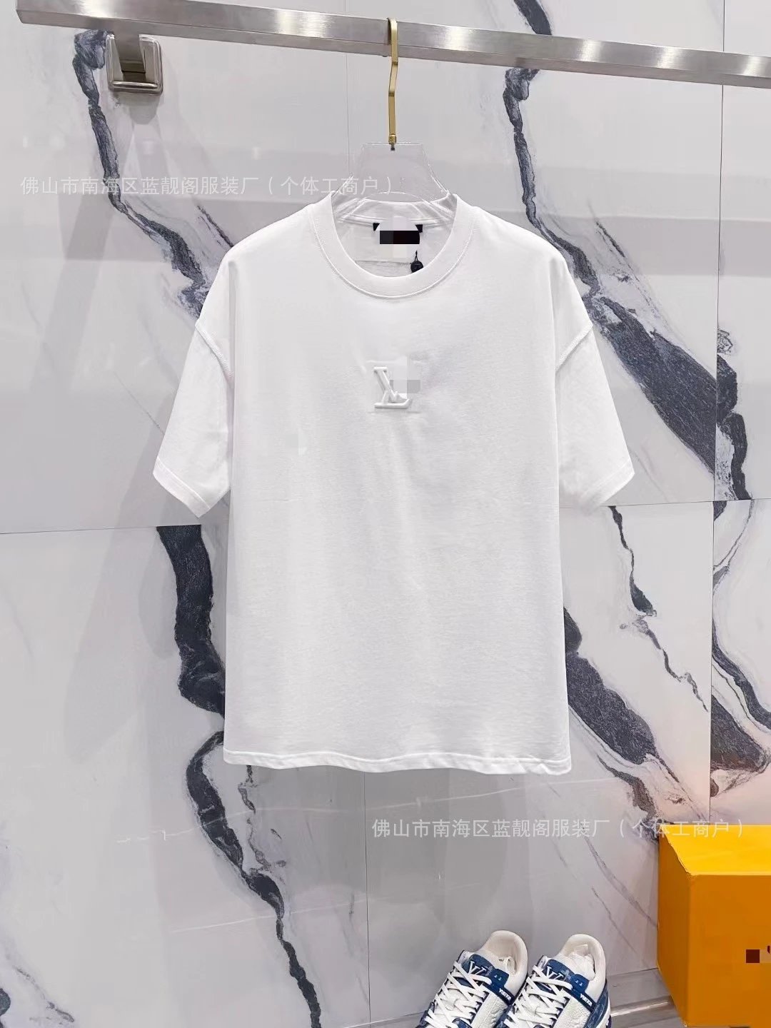 L03白色(立体浮雕) L03白色(立体浮雕)