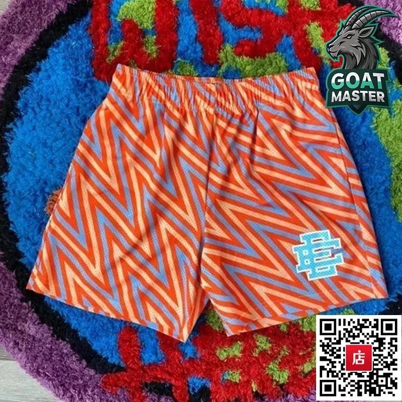 32 32