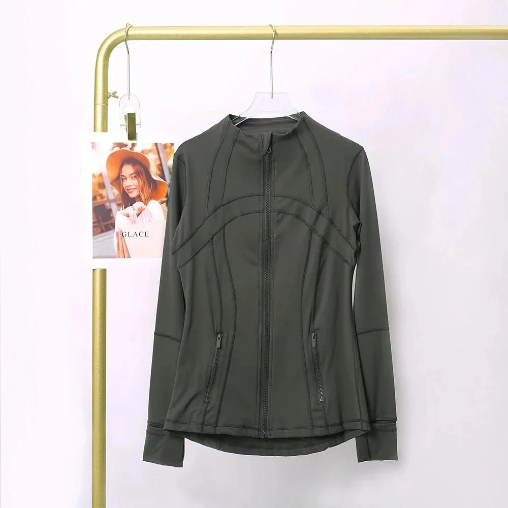 灰绿色夹克 灰绿色夹克