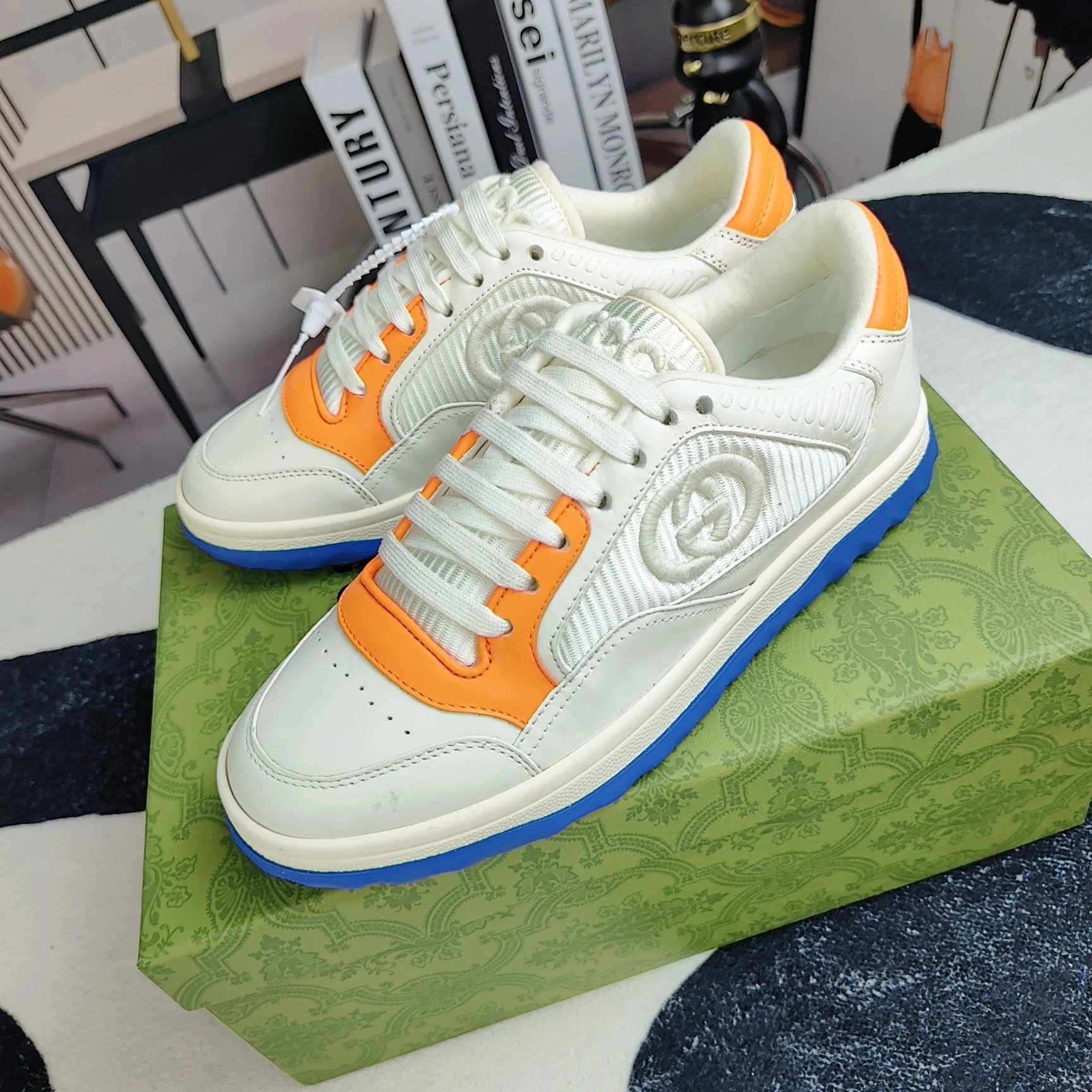 3 3