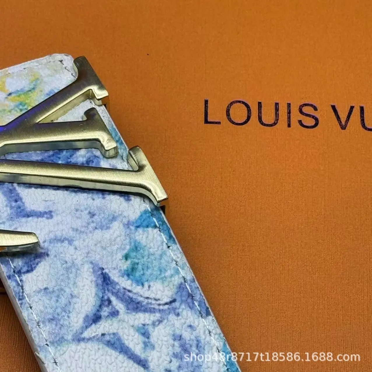 白兰涂鸦 金扣 白兰涂鸦 金扣