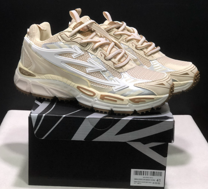 米黄色 米黄色