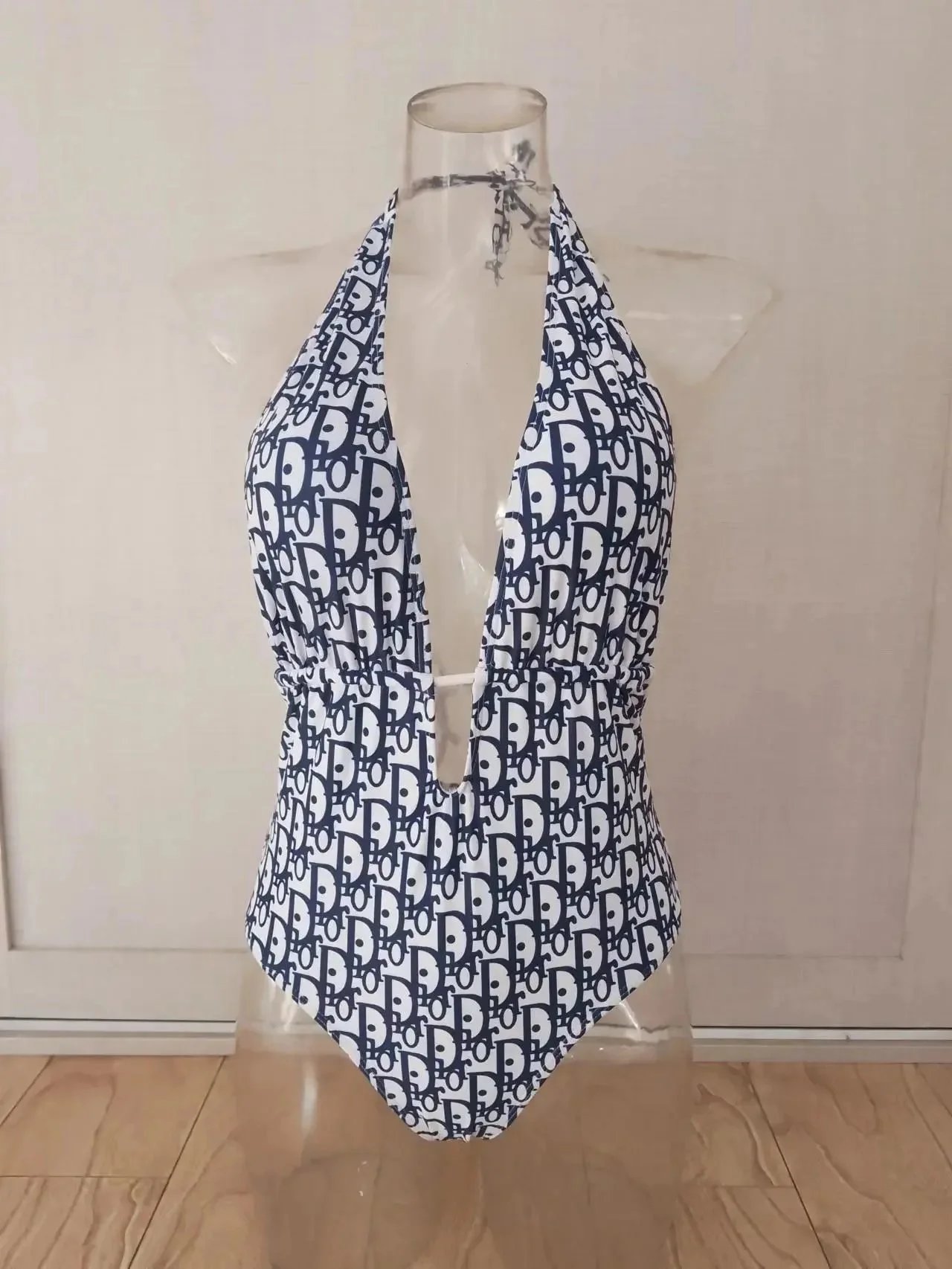 蓝D V领 蓝D V领