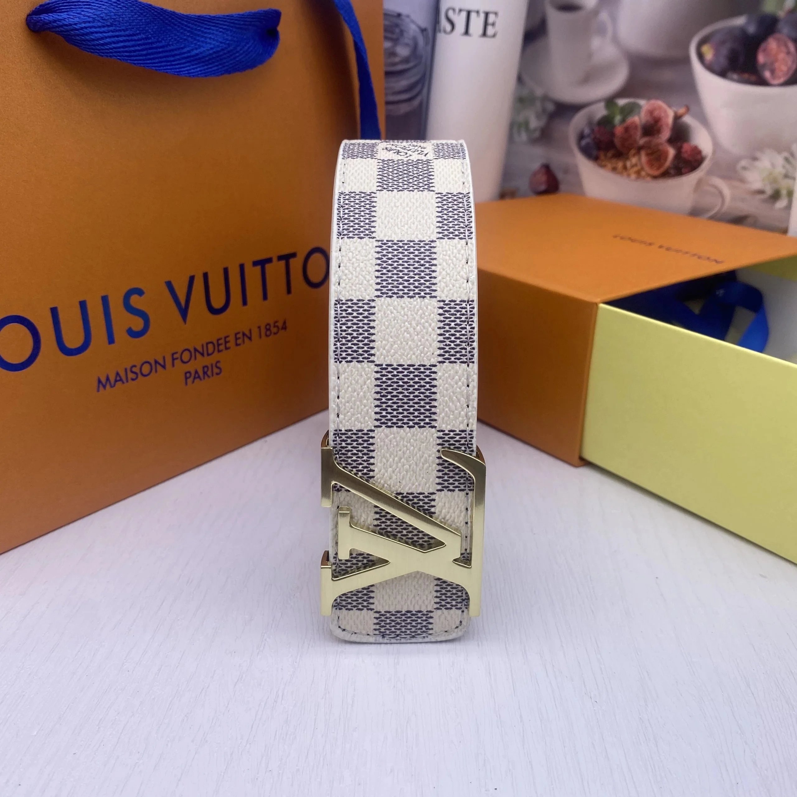 LV 26 LV 26