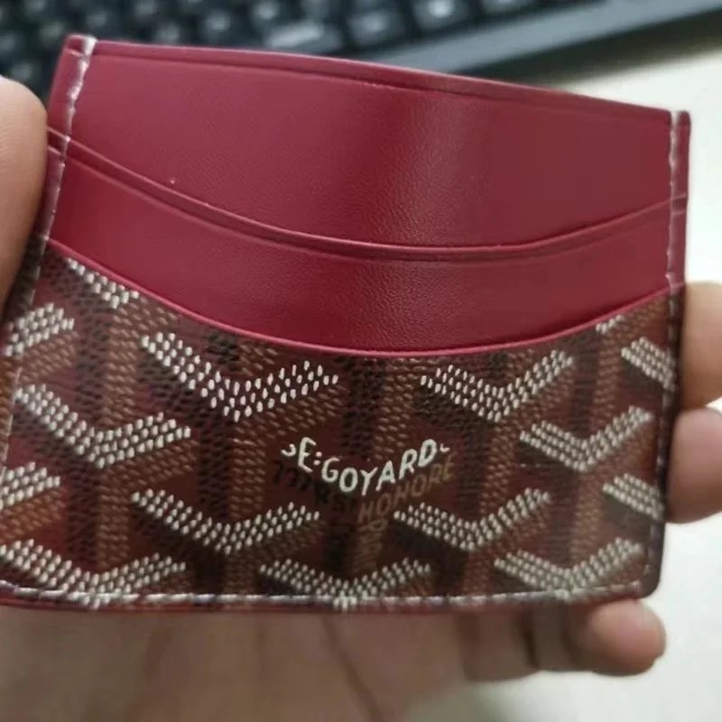 酒红色 酒红色